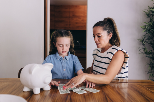 Should I give My Kids An Allowance? A Comprehensive Guide